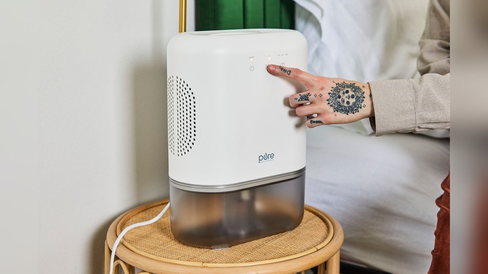 What is the Best Dehumidifier for Small Rooms?