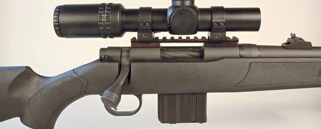 Can cold weather affect a rifle scope?