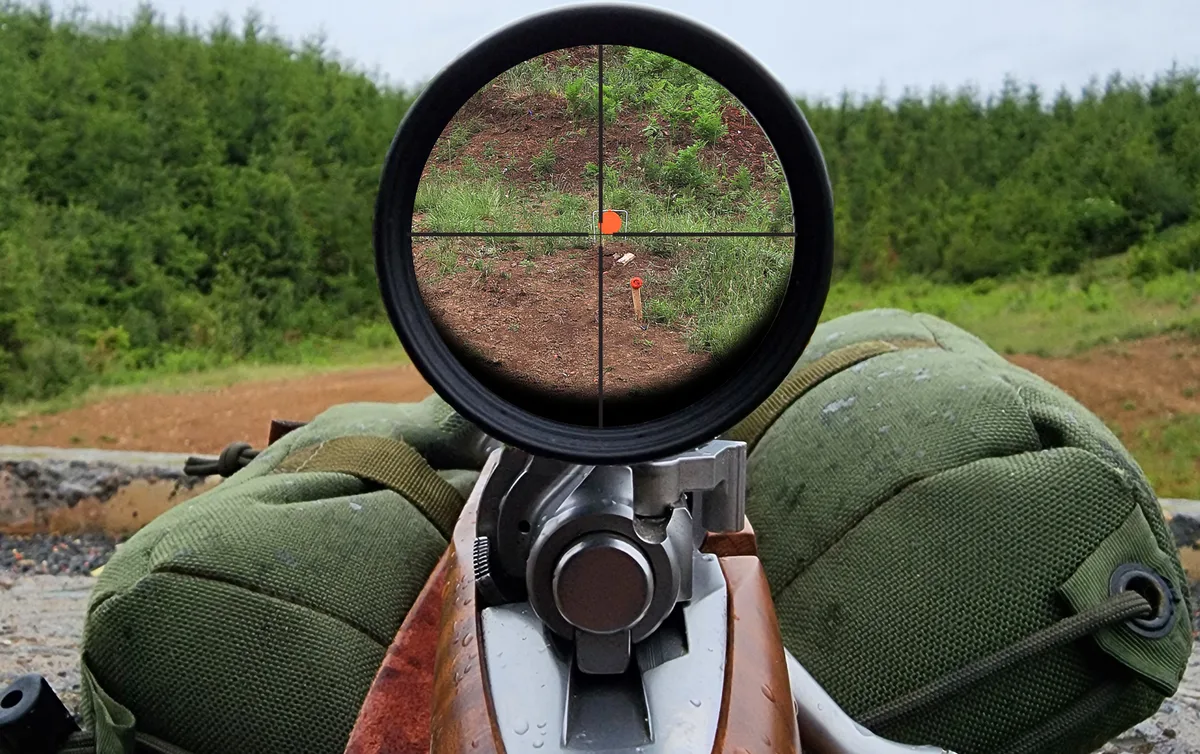 Eye position behind rifle scope exit pupil