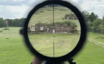 What is a rifle scope reticle?